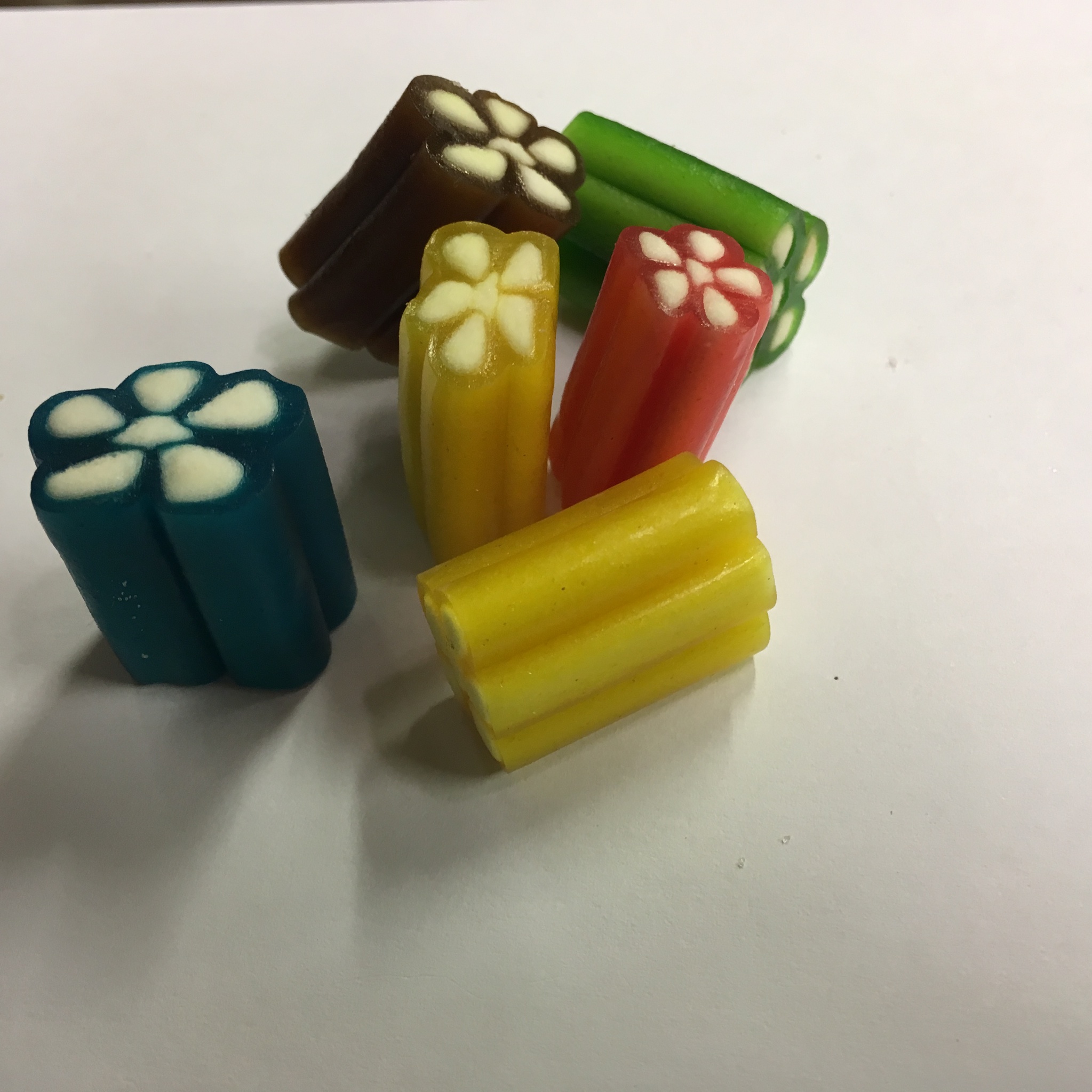 Fruit flavored licorice