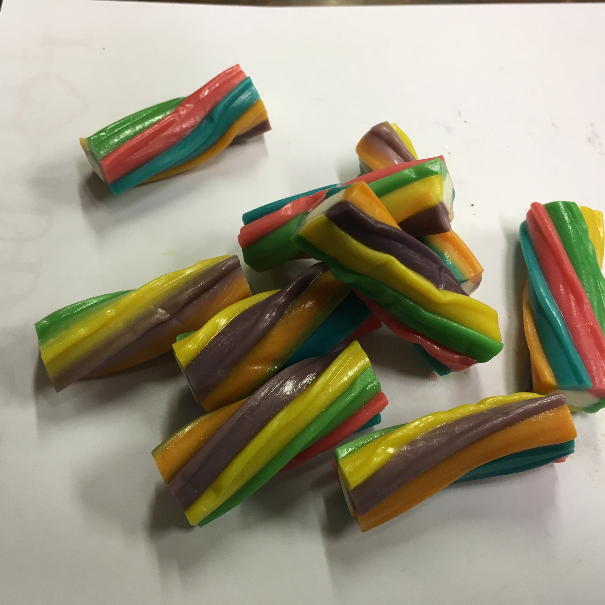 Rainbow twists of licorice